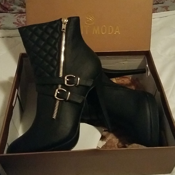 Heels - Picture 1 of 3